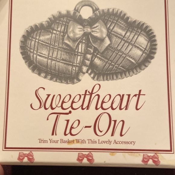 Longaberger sweetheart tie on - Picture 2 of 6